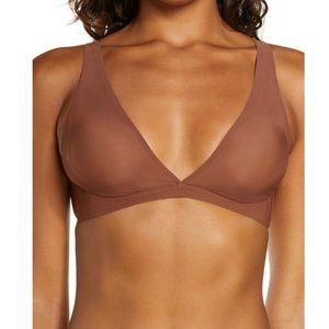 skims naked everyday plunge bralette